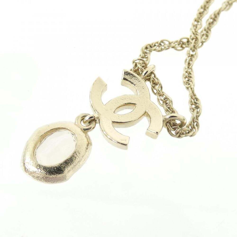 CHANEL Authentic White Necklace - Picture 3 of 5